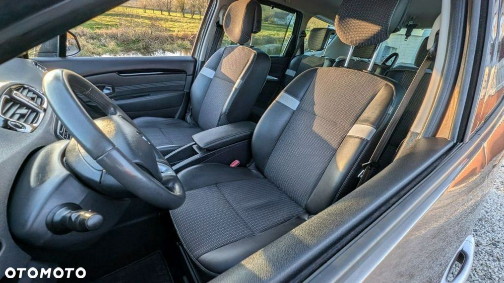 Renault Grand Scenic - 15