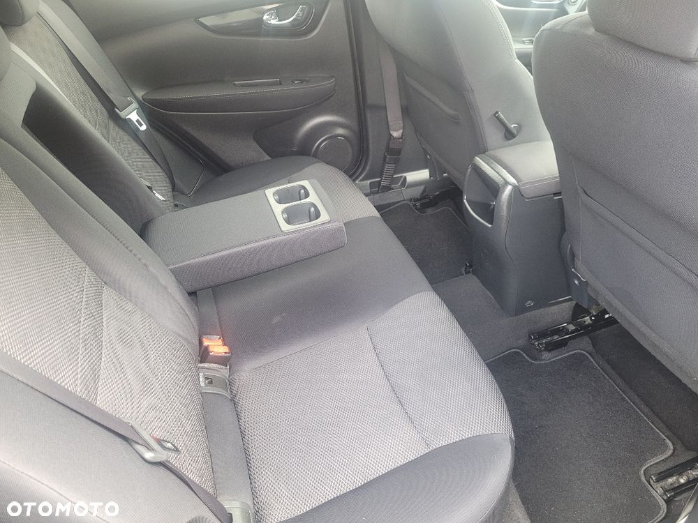 Nissan Qashqai 1.6 dCi DPF acenta - 18