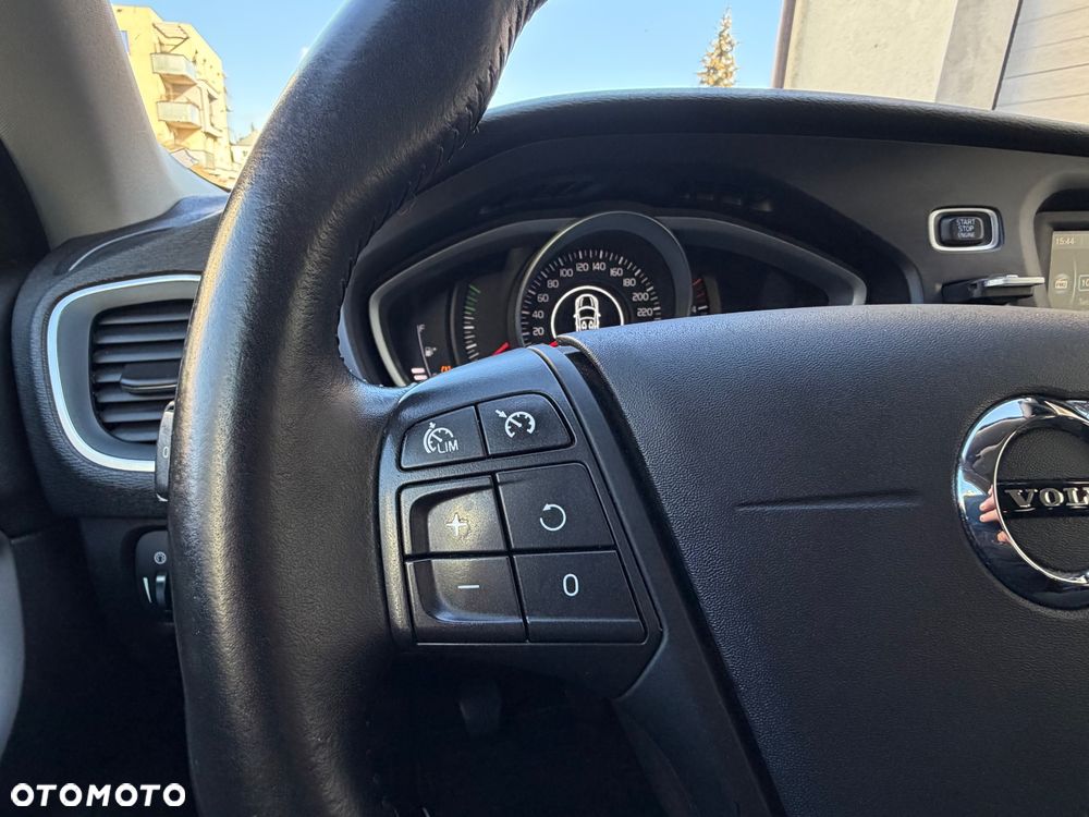 Volvo V40 D2 Drive-E Momentum - 30