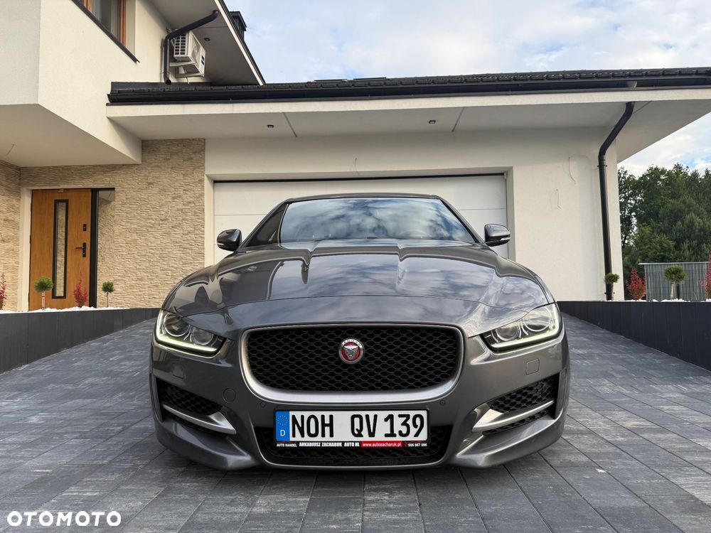 Jaguar XE 2.0 D R-Sport - 10