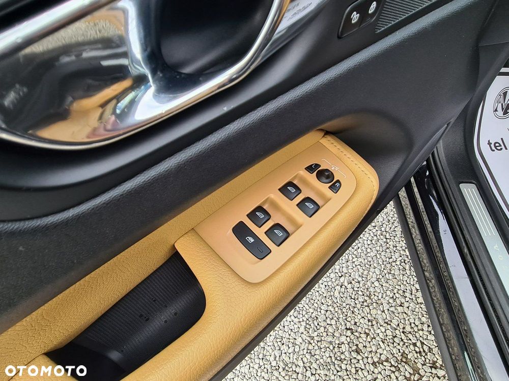 Volvo XC 60 D5 AWD Inscription - 28