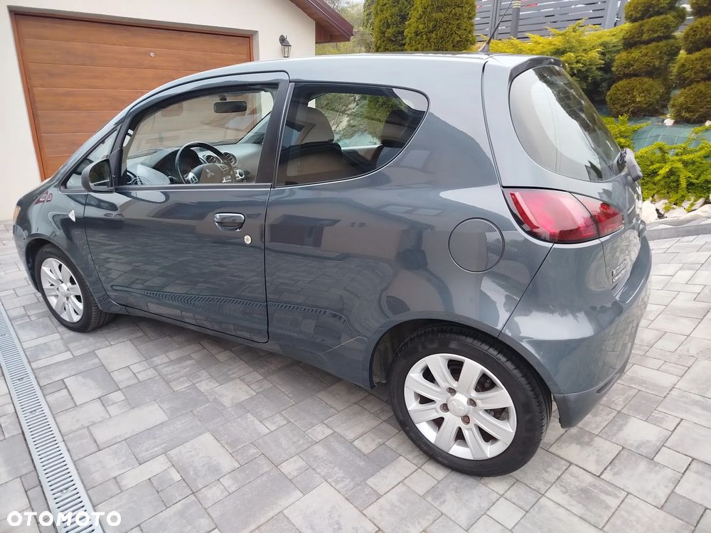 Mitsubishi Colt - 3