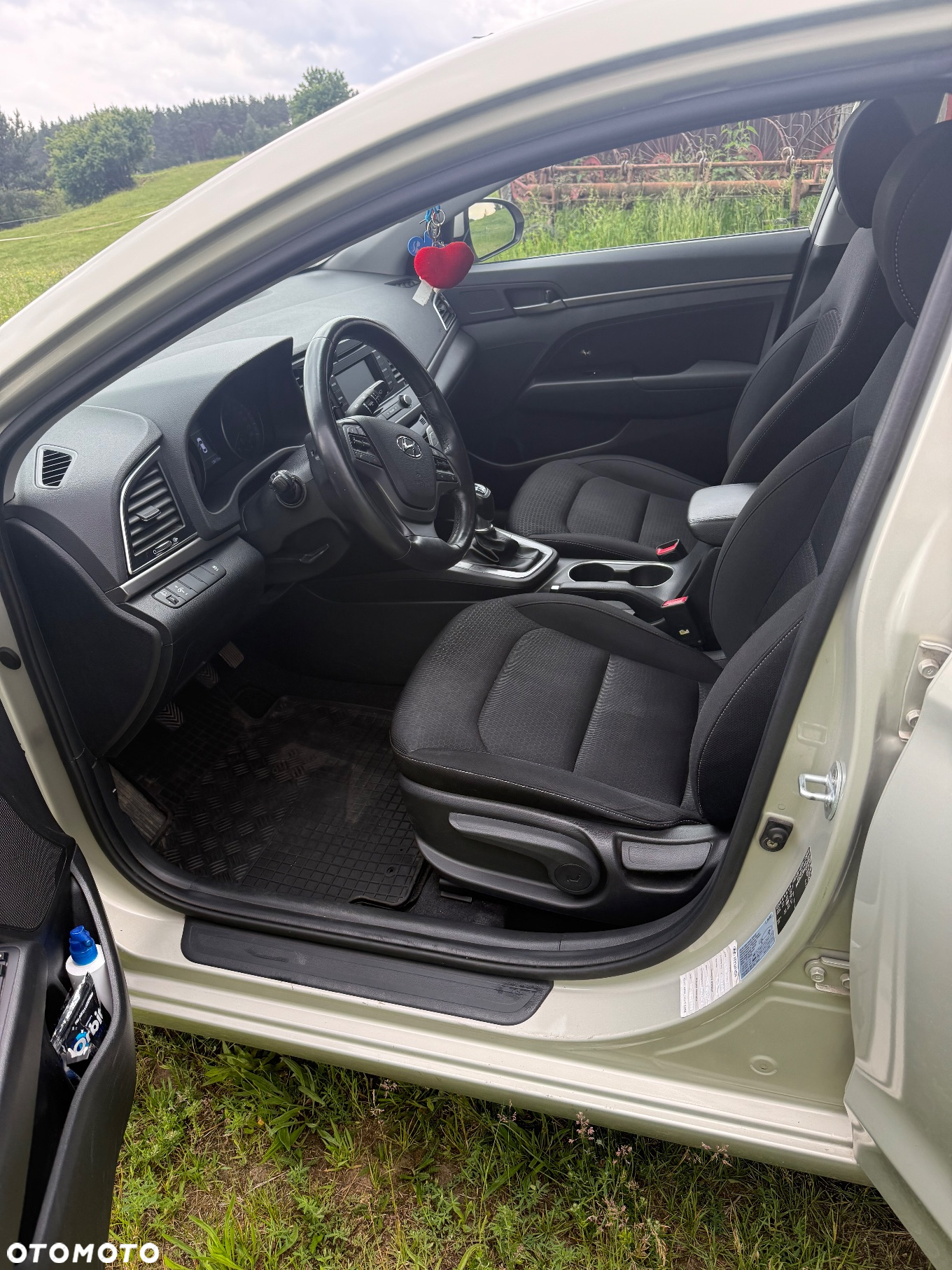 Hyundai Elantra 1.6 Premium - 17