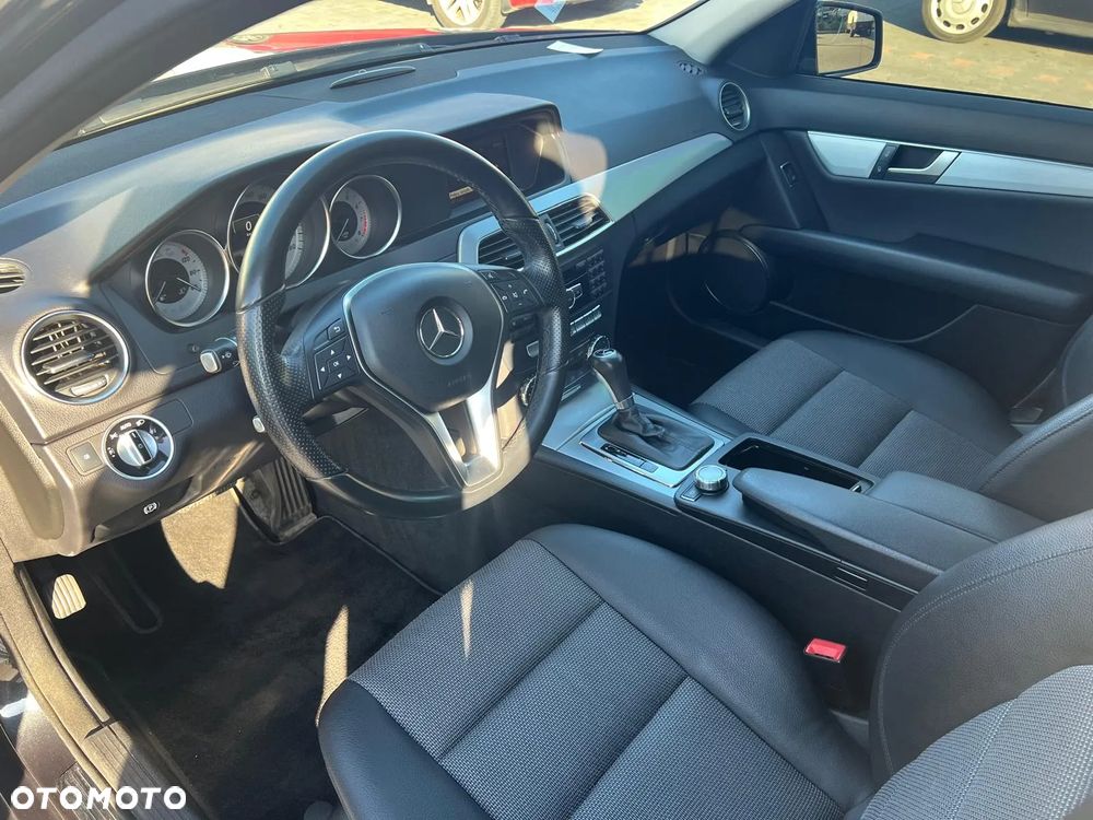 Mercedes-Benz Klasa C 250 CGI BlueEff Avantgarde - 14