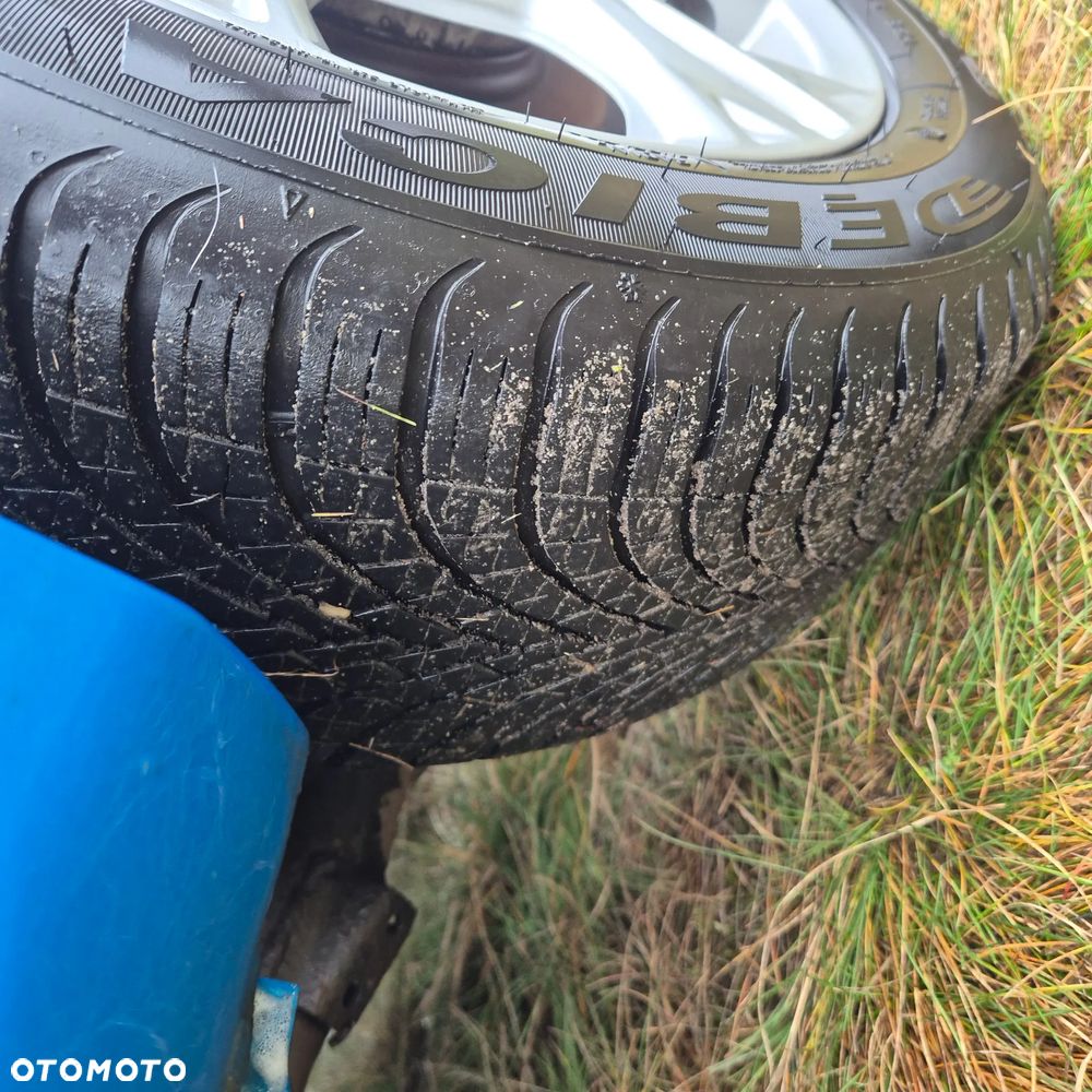 Ford Fiesta 1.6 TDCI SYNC Edition - 16