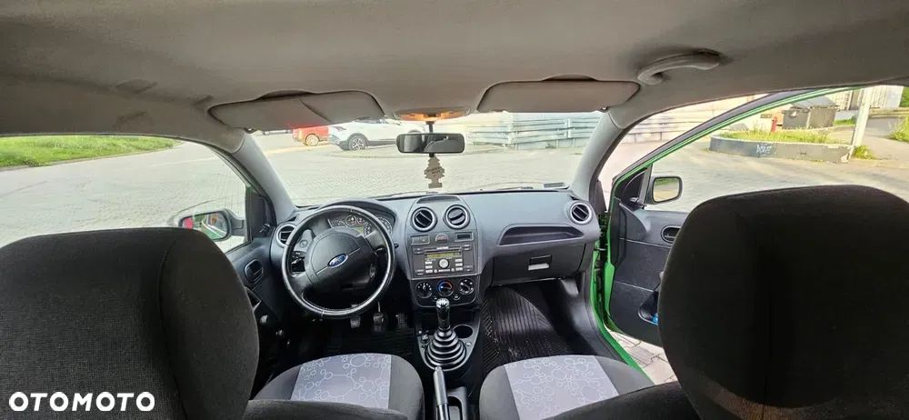 Ford Fiesta 1.3 Ambiente - 6