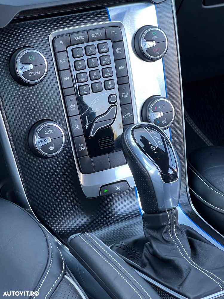 Volvo V40 D3 Geartronic RDesign - 13