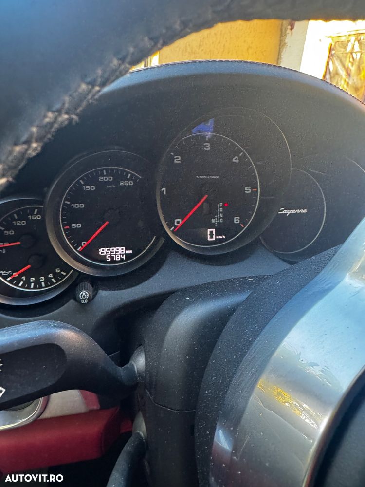 Porsche Cayenne 3.0 L - 11