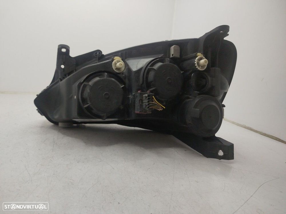 Farol/ Otica Dianteiro Dto Opel Corsa C - 4