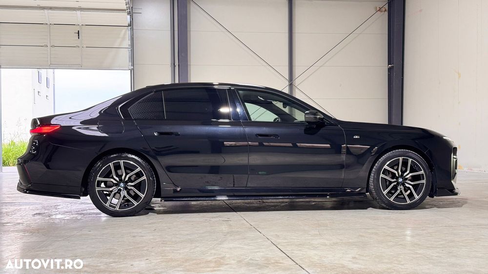 BMW Seria 7 740d xDrive MHEV - 27