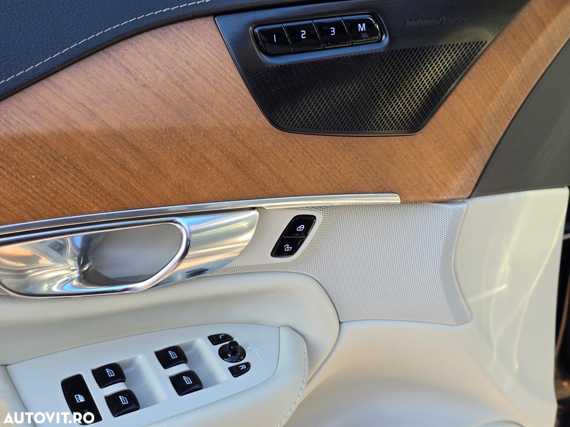 Volvo XC 90 T8 AWD Twin Engine Geartronic Inscription - 8