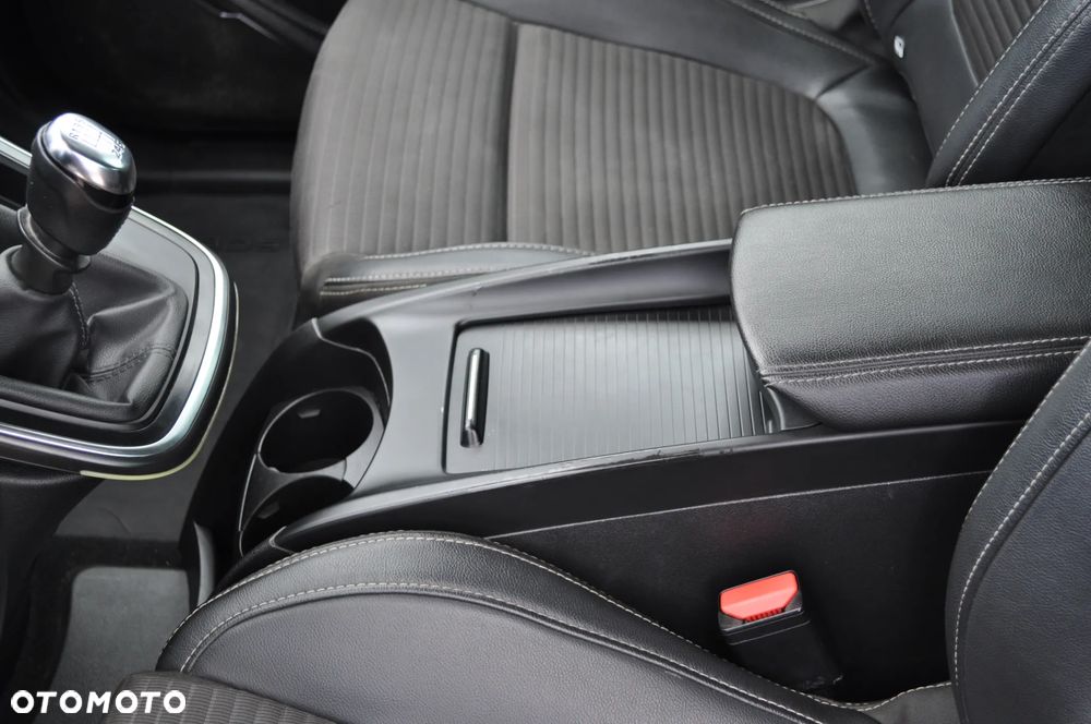 Renault Grand Scenic - 32