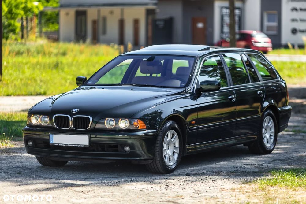 BMW Seria 5 525d Touring - 3