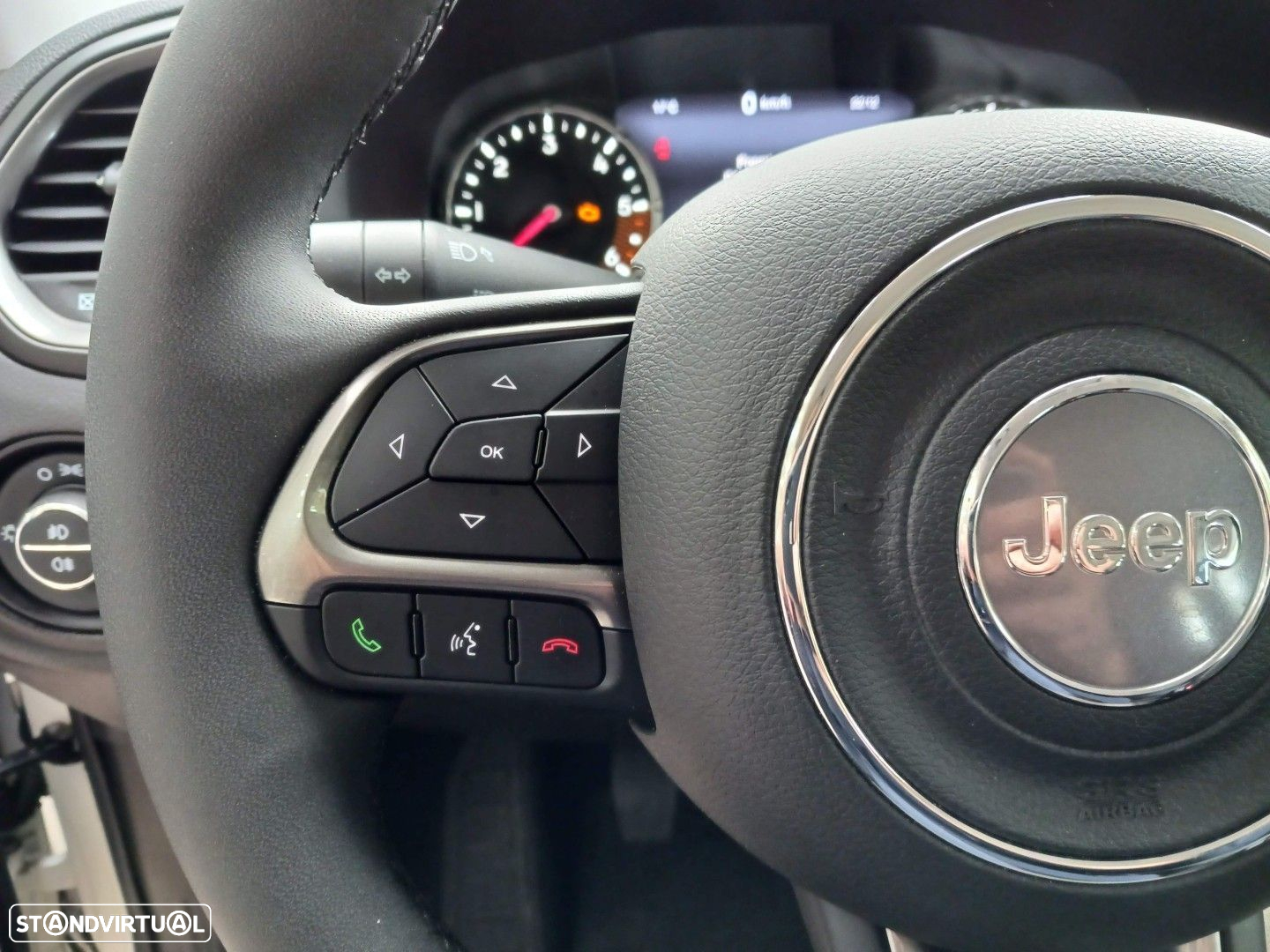 Jeep Renegade 1.6 MJD Limited - 26
