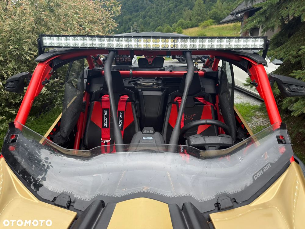 Can-Am Maverick - 12