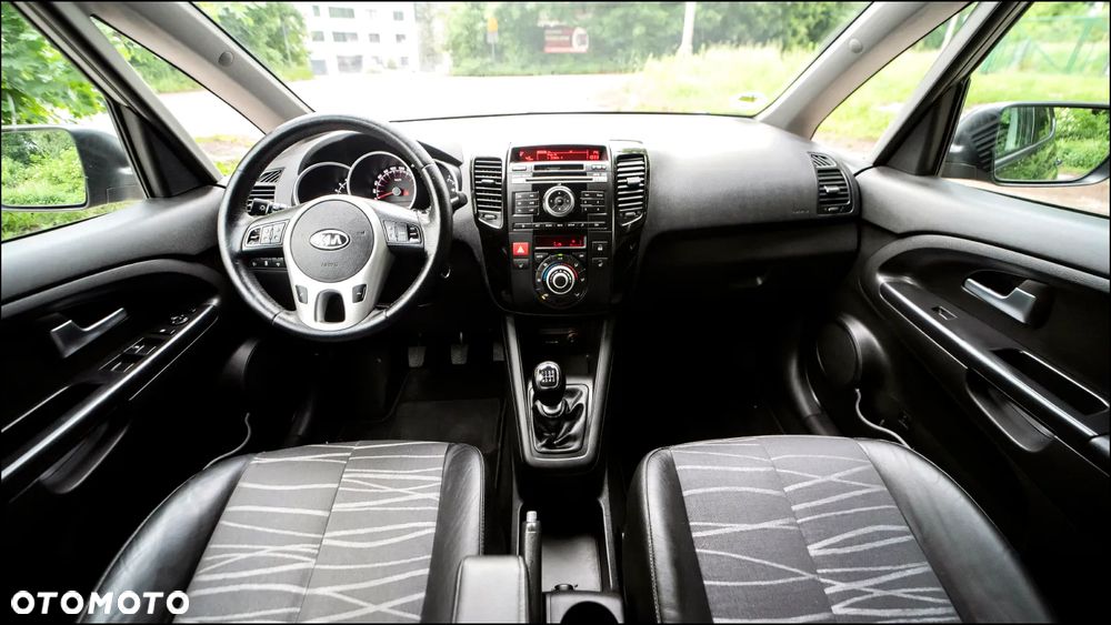 Kia Venga - 7