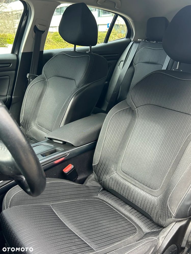 Renault Megane 1.3 TCe FAP Limited EDC - 9