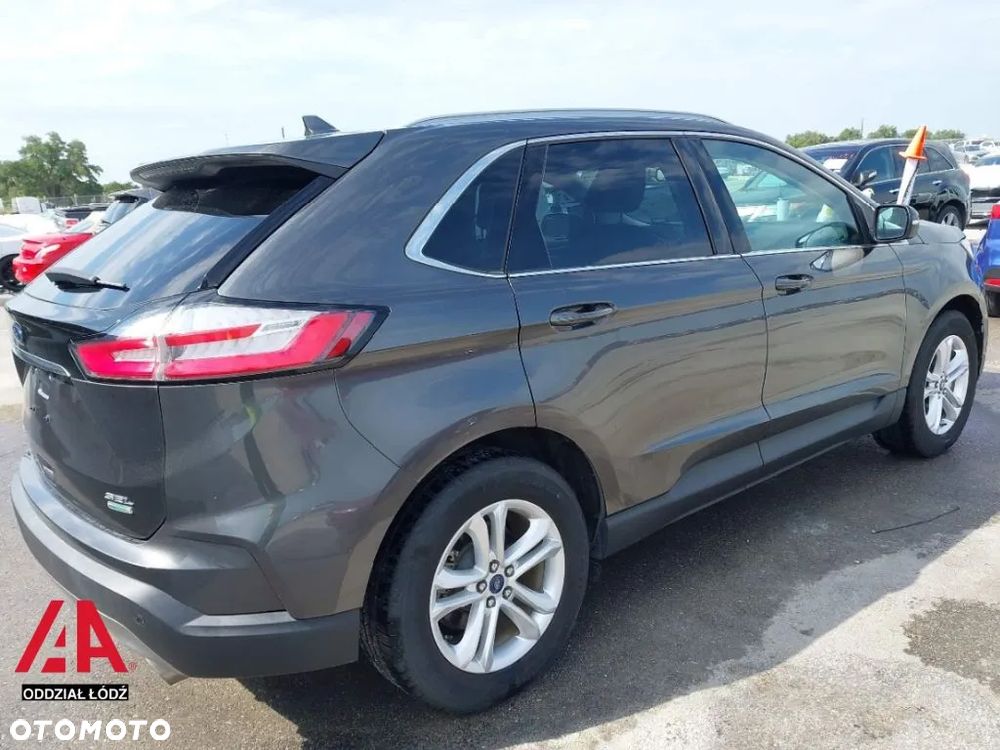 Ford Edge - 8