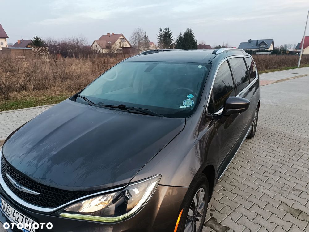 Chrysler Pacifica - 9