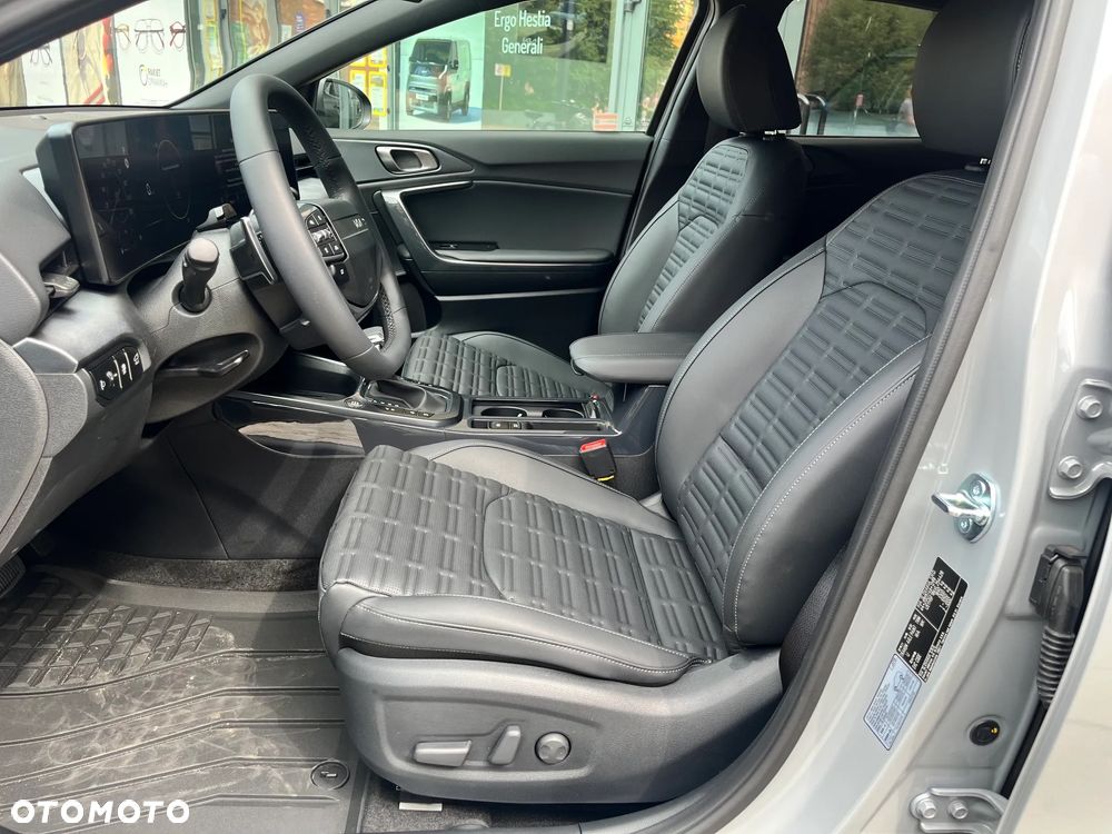 Kia XCeed 1.6 T-GDI Business Line DCT - 13