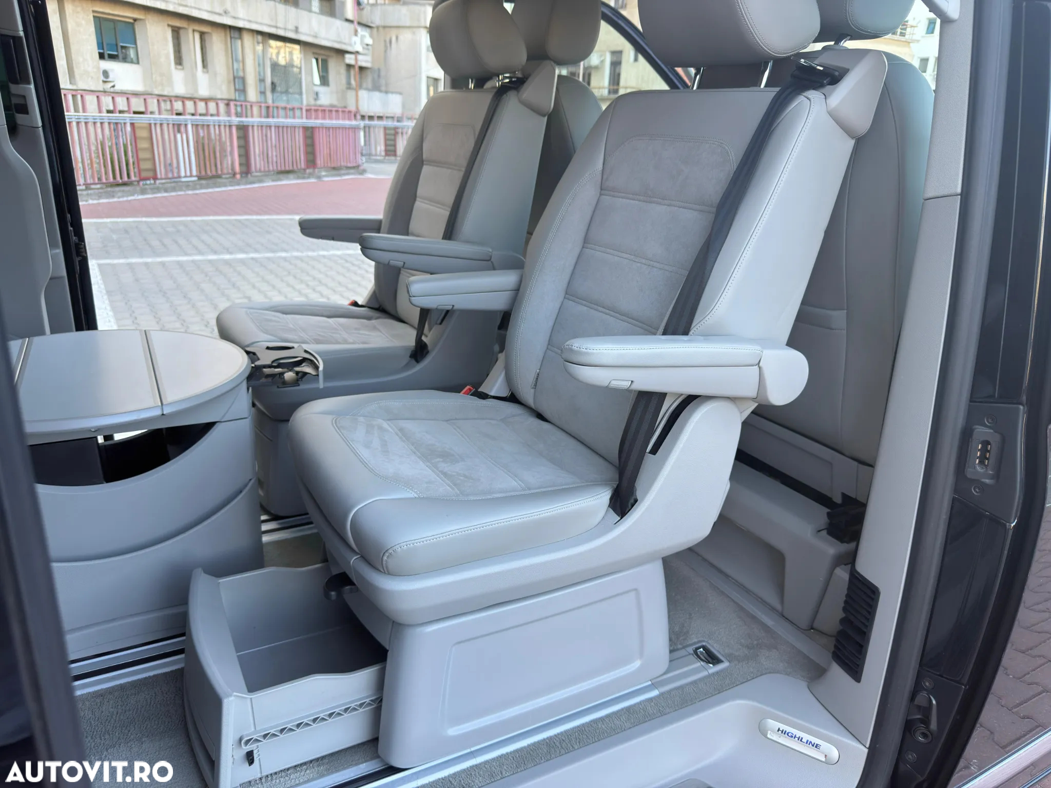 Volkswagen Multivan - 17