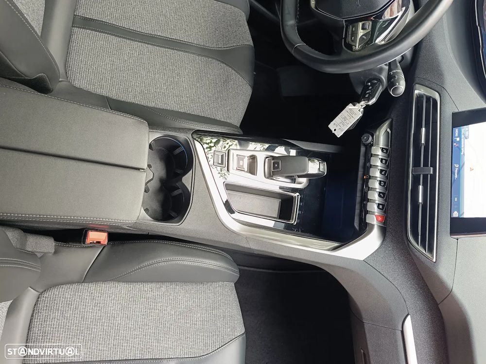Peugeot 3008 1.2 PureTech Allure EAT8 - 22