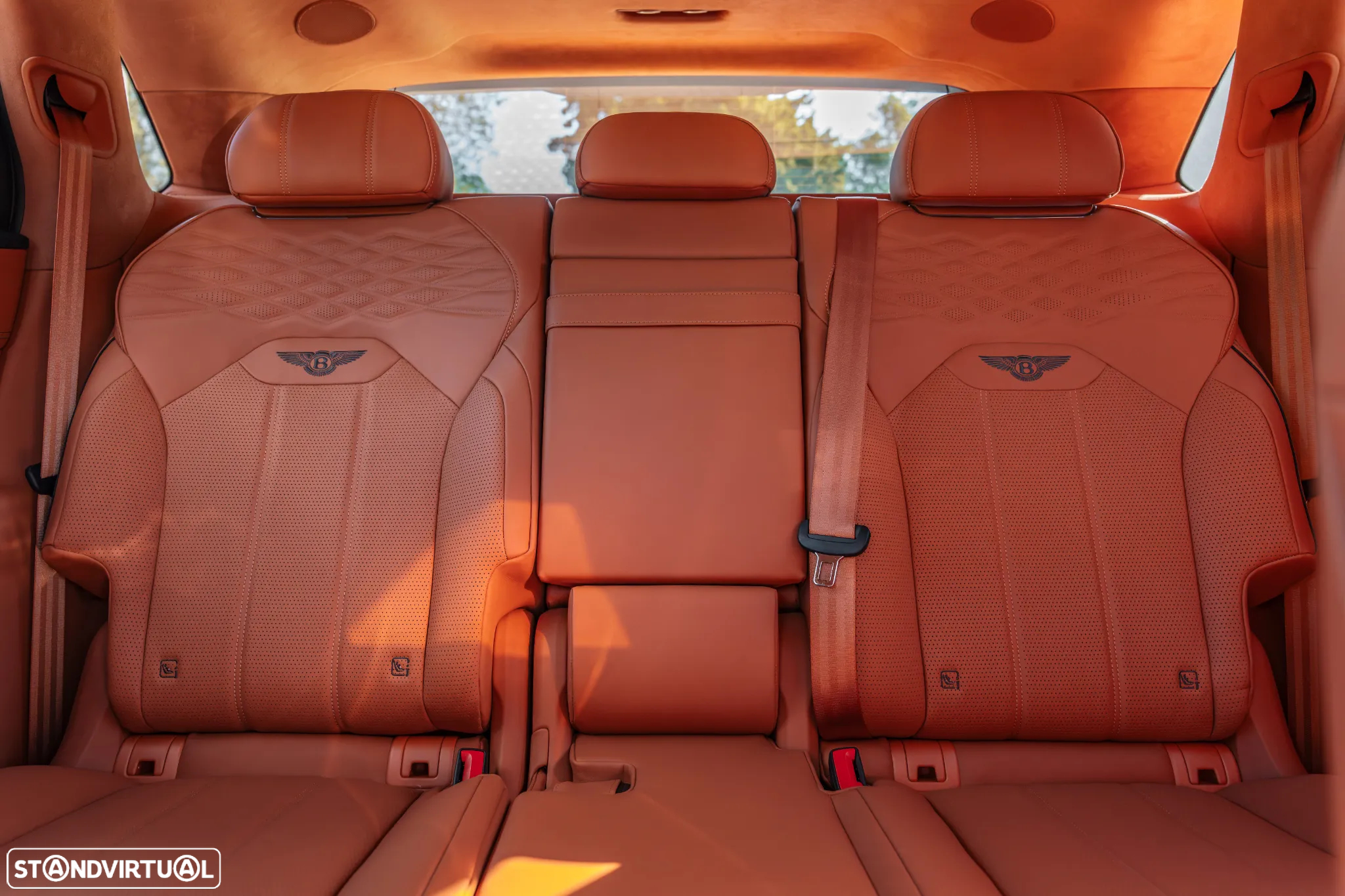 Bentley Bentayga Hybrid Azure - 29