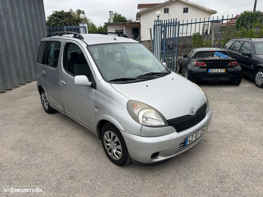 Toyota Yaris Verso 1.4 D-4D Sol - 26