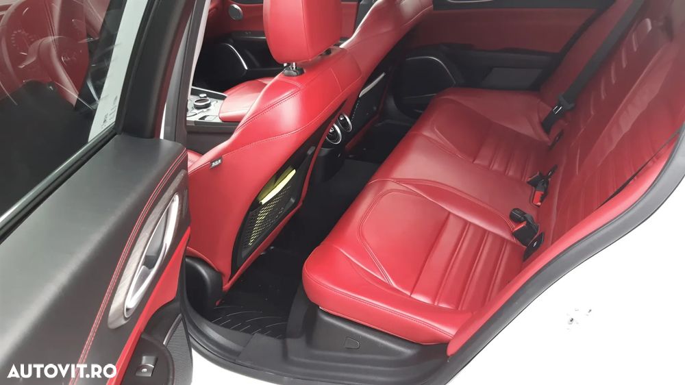 Alfa Romeo Giulia - 17