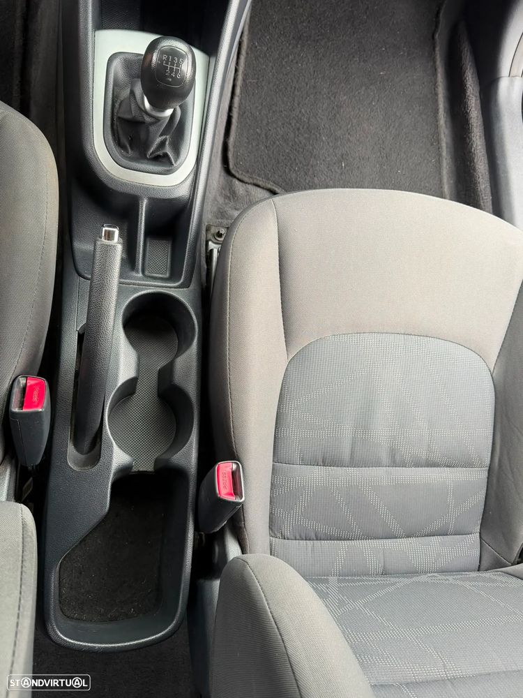 Kia Rio 1.1 CRDi - 11