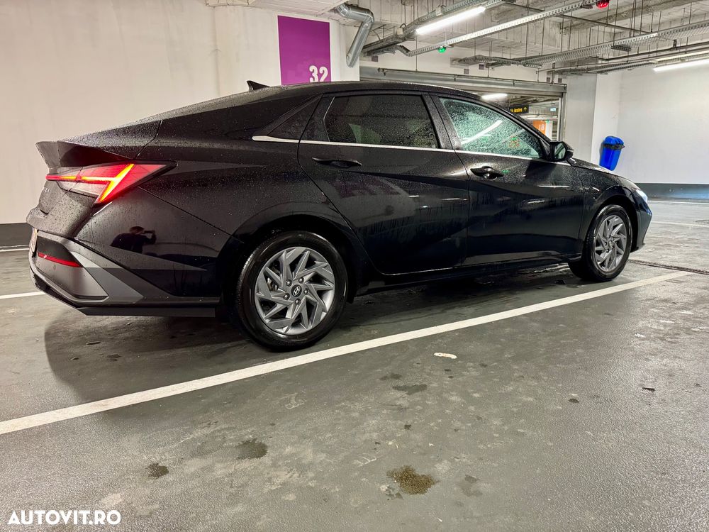 Hyundai Elantra 1.6 l 123 CP CVT Highway - 3