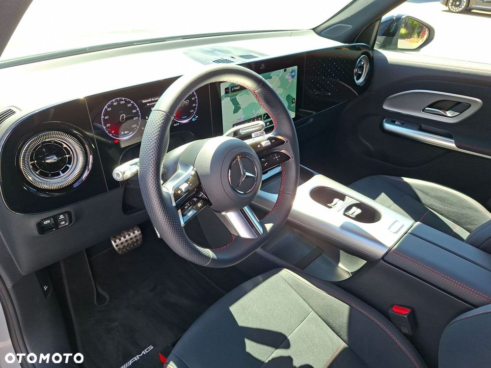 Mercedes-Benz GLB - 10