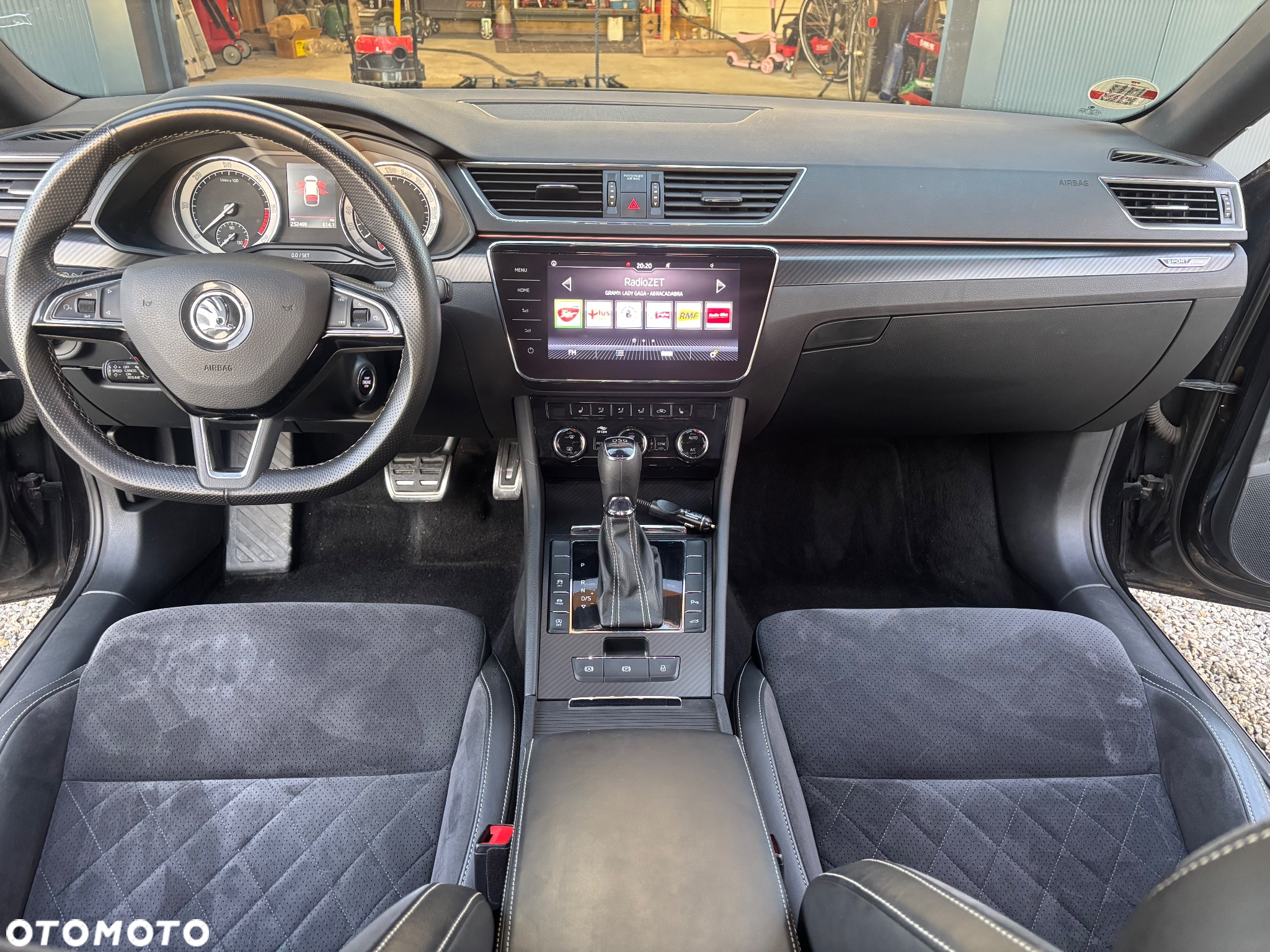 Skoda Superb 2.0 TDI DSG Sportline - 11