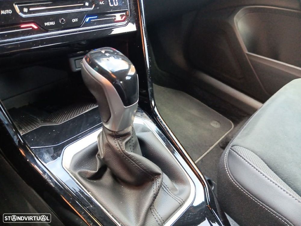 VW T-Roc 2.0 TDI R-Line DSG - 28