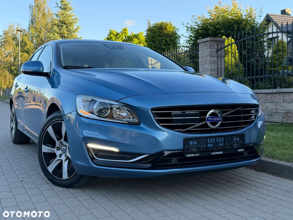 Volvo V60 D6 Plug-In-Hybrid AWD Geartronic Summum - 6