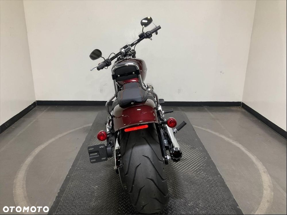 Harley-Davidson Softail Breakout - 4