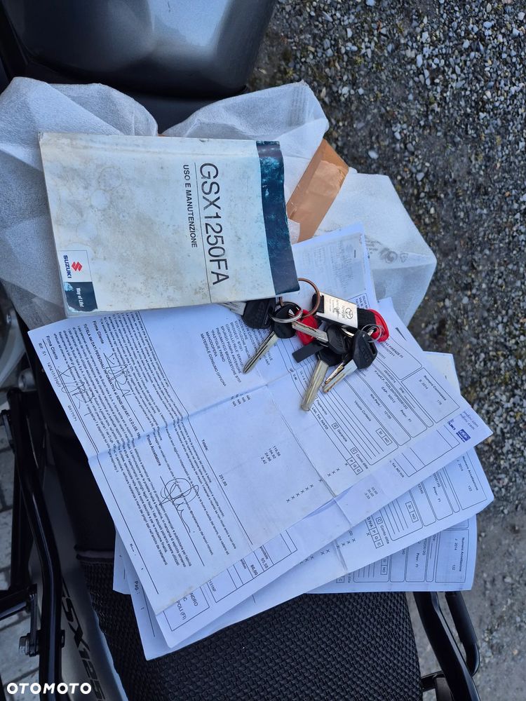 Suzuki GSX - 38