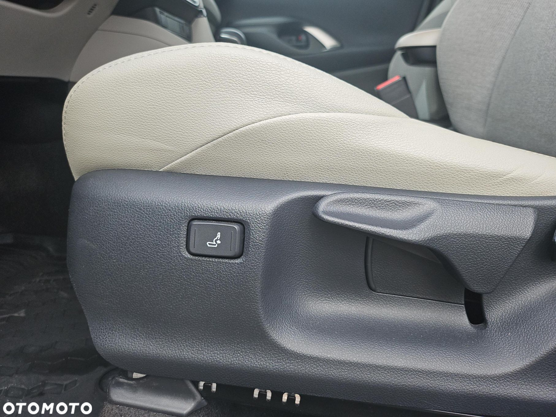 Toyota Yaris - 12