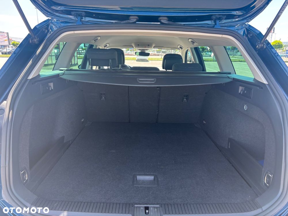 Volkswagen Passat 2.0 TDI EVO Business - 24
