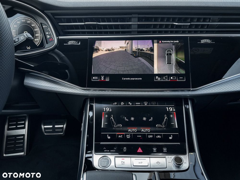 Audi Q8 - 35