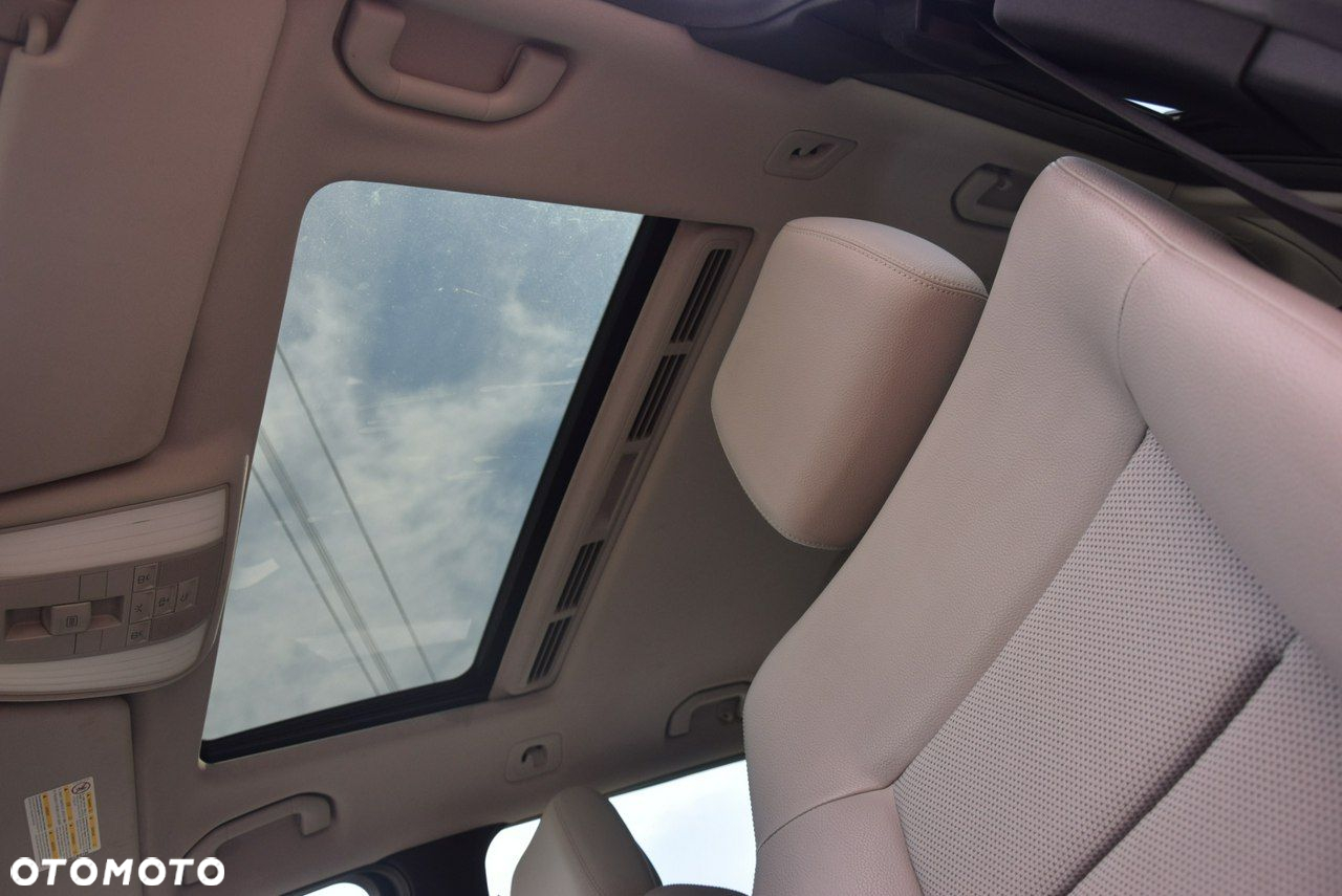 Mercedes-Benz Klasa E 350 CDI BlueEff Avantgarde - 37
