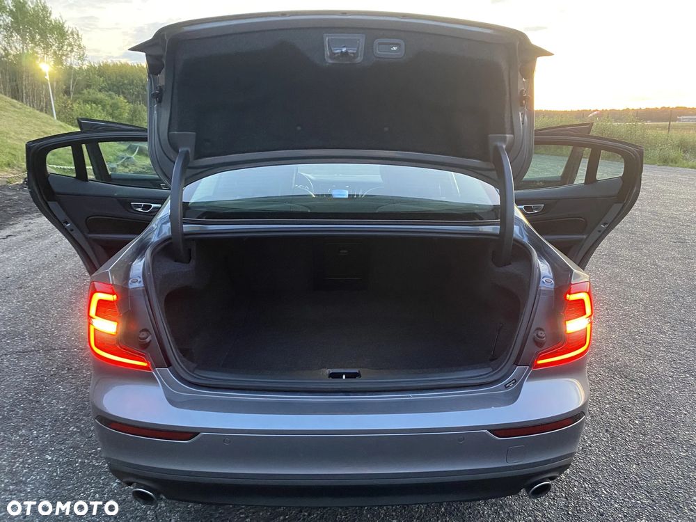 Volvo S60 T5 AWD Momentum Pro - 21