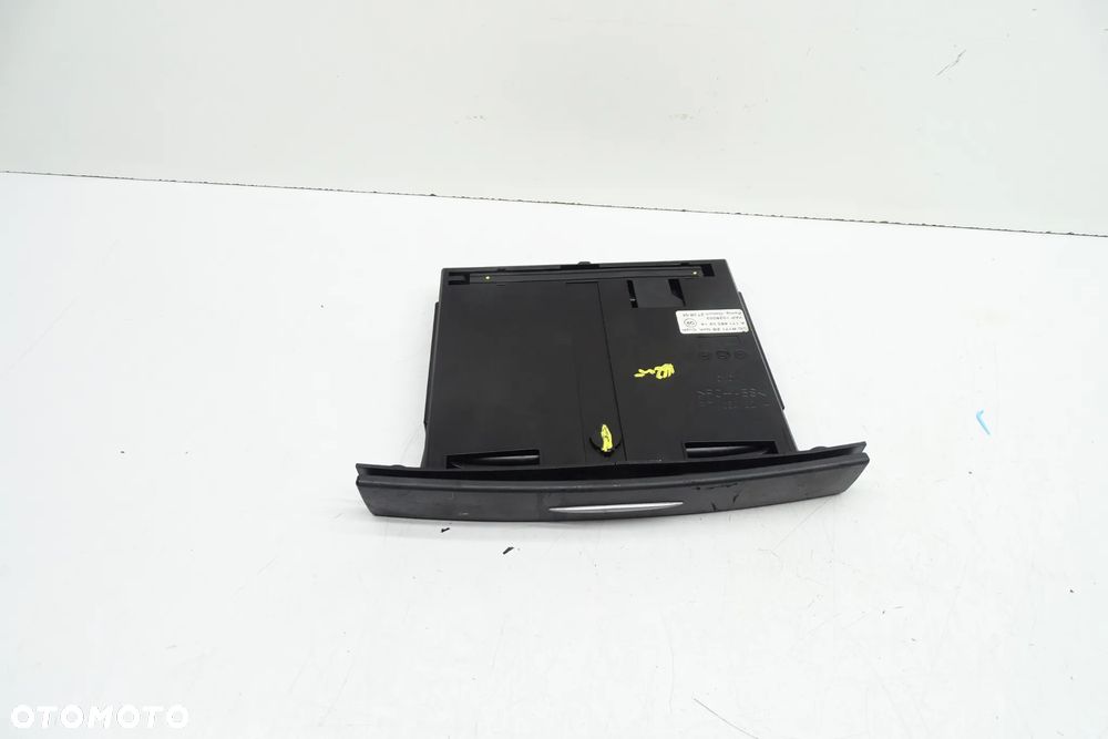 Mercedes R171 Uchwyt Na Kubki AMercedes R171 Uchwyt Na Kubki A1716800214 - 2