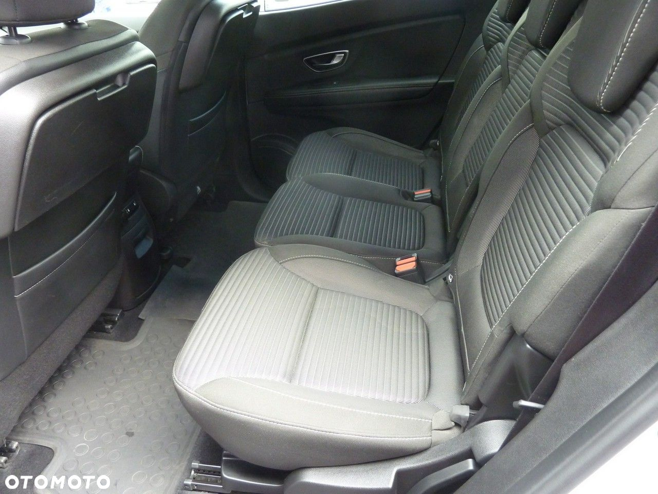 Renault Grand Scenic - 13
