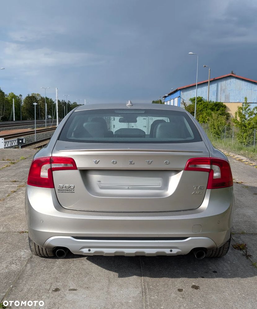 Volvo S60 T6 AWD Momentum - 4