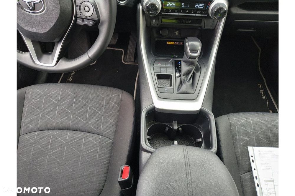 Toyota RAV4 - 10