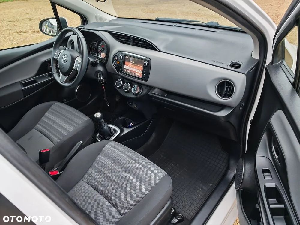 Toyota Yaris - 12