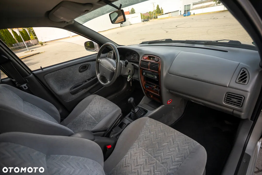 Suzuki Baleno 1.6 GLX - 21
