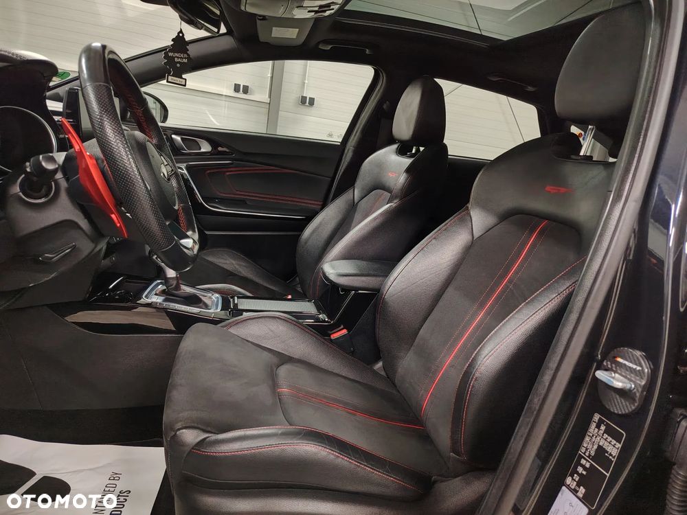 Kia ProCeed 1.6 T-GDI GT DCT - 19