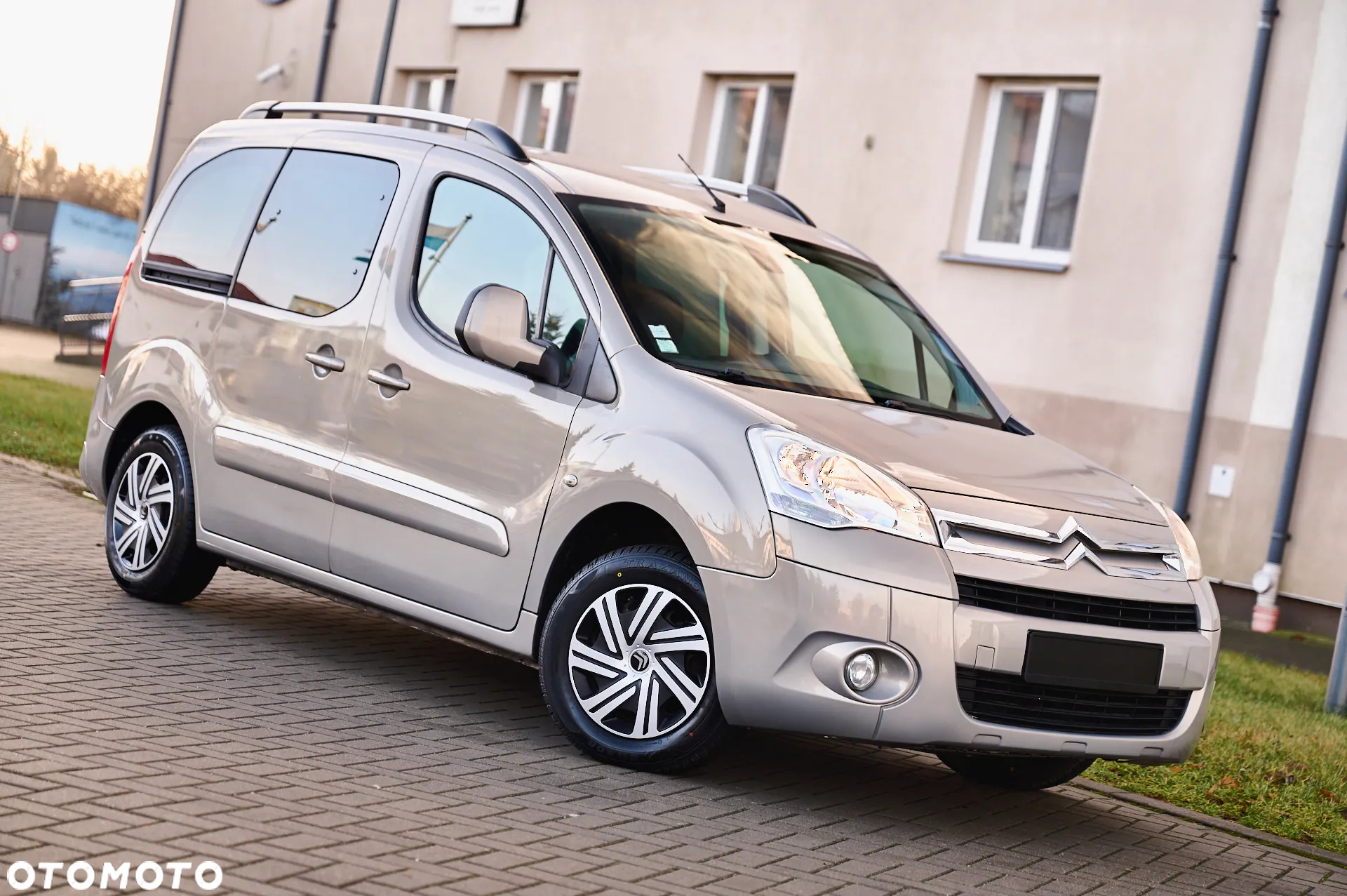 Citroën Berlingo II 1.6 HDi Multispace Plus - 21
